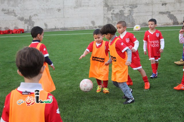 فيديو: قفزوا كالغزلان والفرحة والدموع تغمران شاكرين الرحمن وابو العبد بالحسبان في افتتاح ملعبهم الخضراوان   